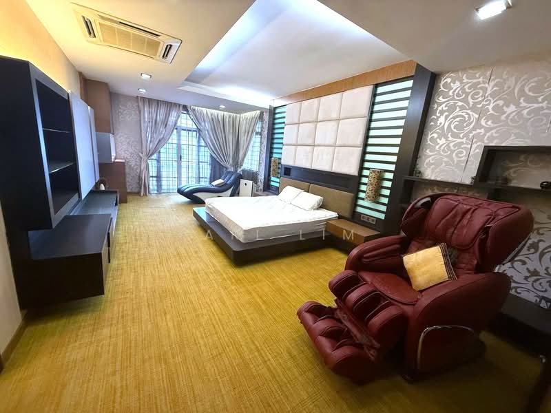 Bungalow House for Sale in Taman Bukit Rinting (Masai) - Karl Lim - Bedroom - PropertyGuru.com.my
