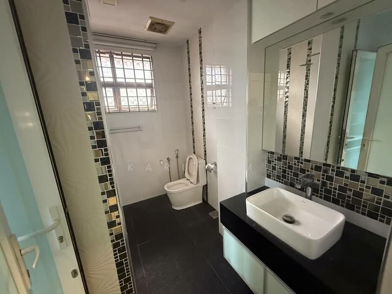Bungalow House for Sale in Taman Bukit Rinting (Masai) - Karl Lim - Bathroom - PropertyGuru.com.my