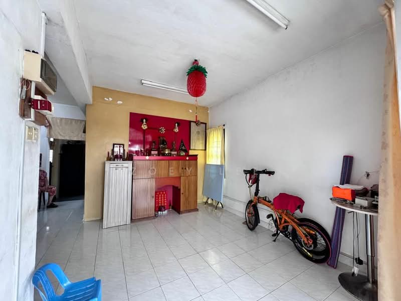 Rumah Teres 2 Tingkat untuk Dijual di Taman Puteri Wangsa (Ulu Tiram) - Zoey Lee - Living Room - PropertyGuru.com.my