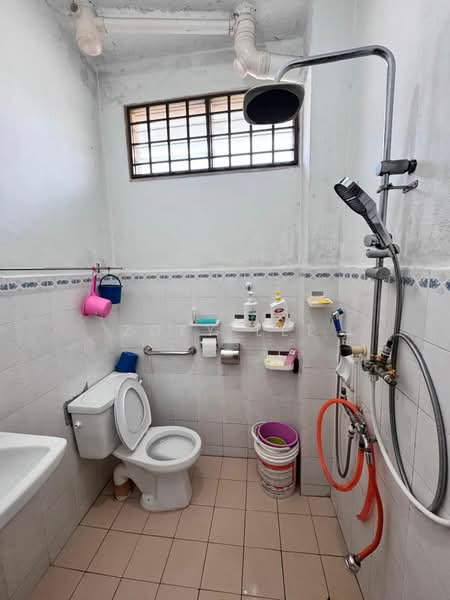 Rumah Teres 2 Tingkat untuk Dijual di Taman Puteri Wangsa (Ulu Tiram) - Zoey Lee - Bathroom - PropertyGuru.com.my
