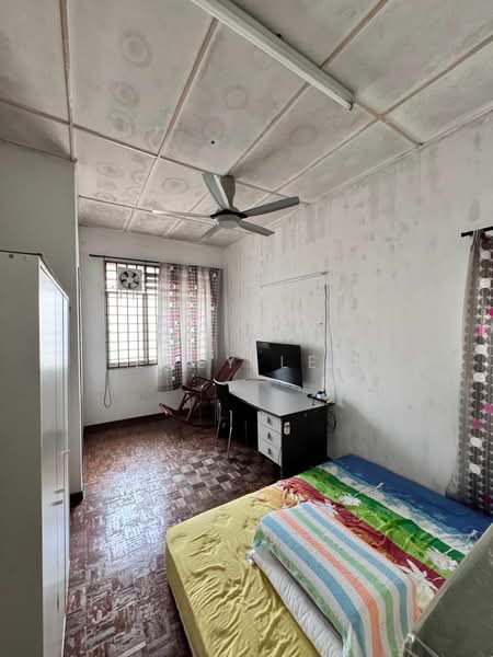 Rumah Teres 2 Tingkat untuk Dijual di Taman Puteri Wangsa (Ulu Tiram) - Zoey Lee - Bedroom - PropertyGuru.com.my