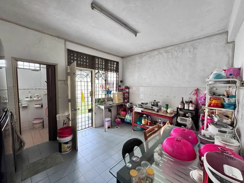 Rumah Teres 2 Tingkat untuk Dijual di Taman Puteri Wangsa (Ulu Tiram) - Zoey Lee - Kitchen - PropertyGuru.com.my