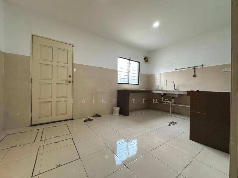 1-storey Terraced House for Sale in Taman Klang Jaya (Klang) - Elaine Teng - Kitchen - PropertyGuru.com.my