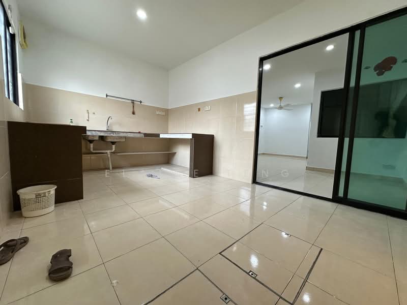 1-storey Terraced House for Sale in Taman Klang Jaya (Klang) - Elaine Teng - Kitchen - PropertyGuru.com.my