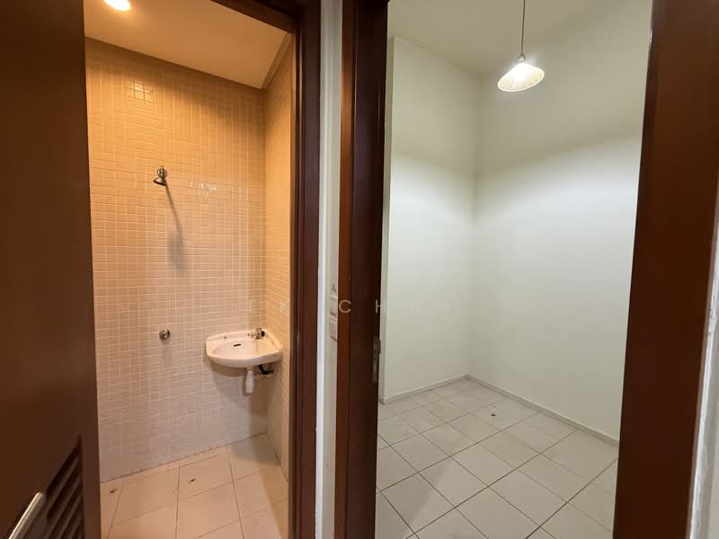 Kondominium untuk Dijual di Dua Residency - EK Chai - Bathroom - PropertyGuru.com.my