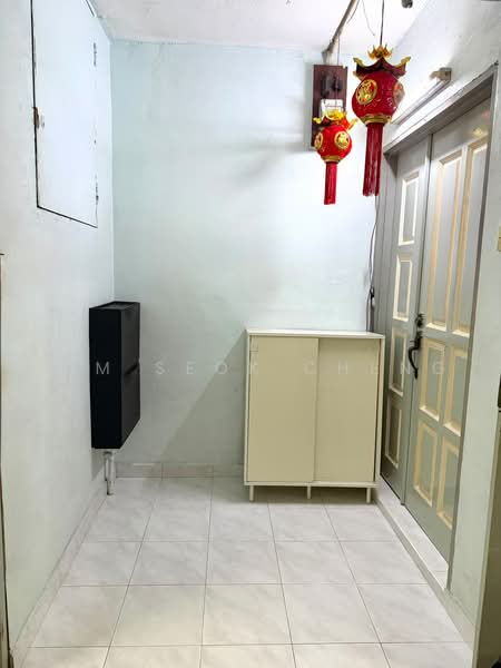 Flat for Sale at Taman Harbour View (Wisma KGN) - Lim Seok Cheng - Entrance - PropertyGuru.com.my