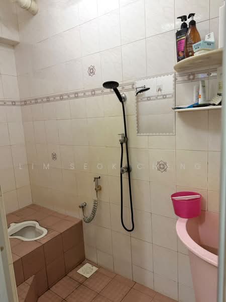 Flat for Sale at Taman Harbour View (Wisma KGN) - Lim Seok Cheng - PropertyGuru.com.my