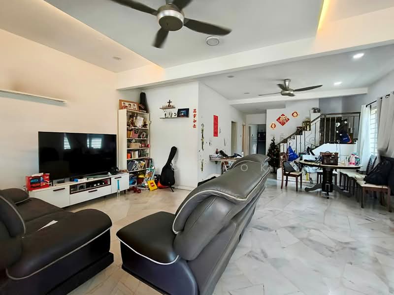1.5-storey Terraced House for Sale in Usj 3 (Subang Jaya) - Joyce Kok - Living Room - PropertyGuru.com.my