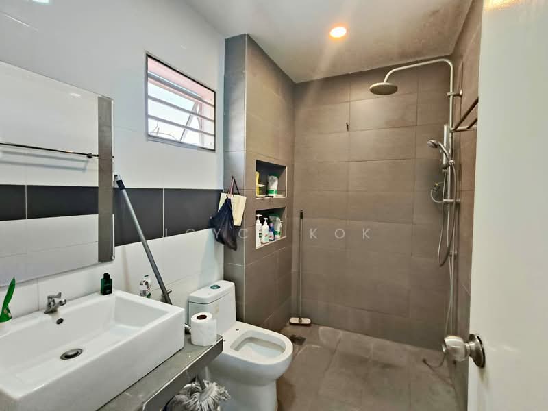1.5-storey Terraced House for Sale in Usj 3 (Subang Jaya) - Joyce Kok - Bathroom - PropertyGuru.com.my
