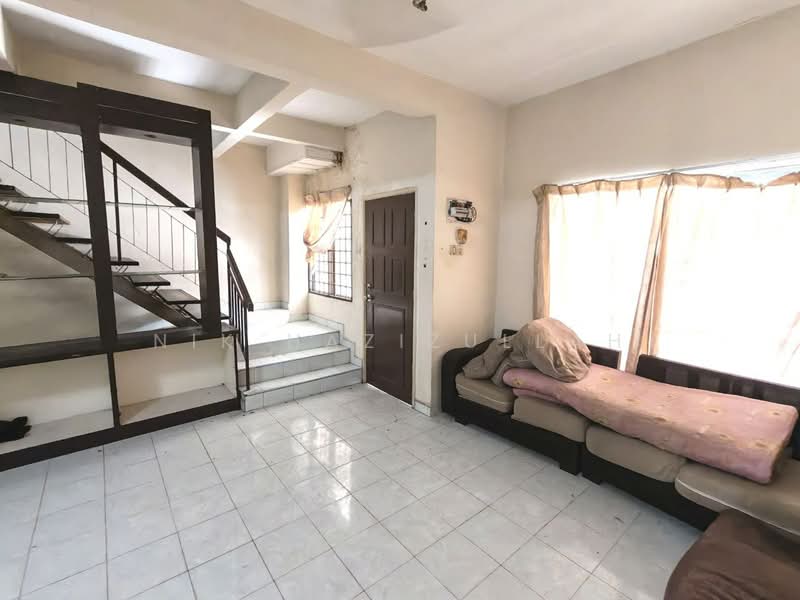 Rumah Teres 2 Tingkat untuk Dijual di Puncak Alam (Selangor) - Nik Hazizullah - PropertyGuru.com.my