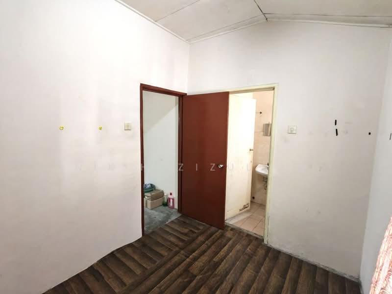 Rumah Teres 2 Tingkat untuk Dijual di Puncak Alam (Selangor) - Nik Hazizullah - PropertyGuru.com.my