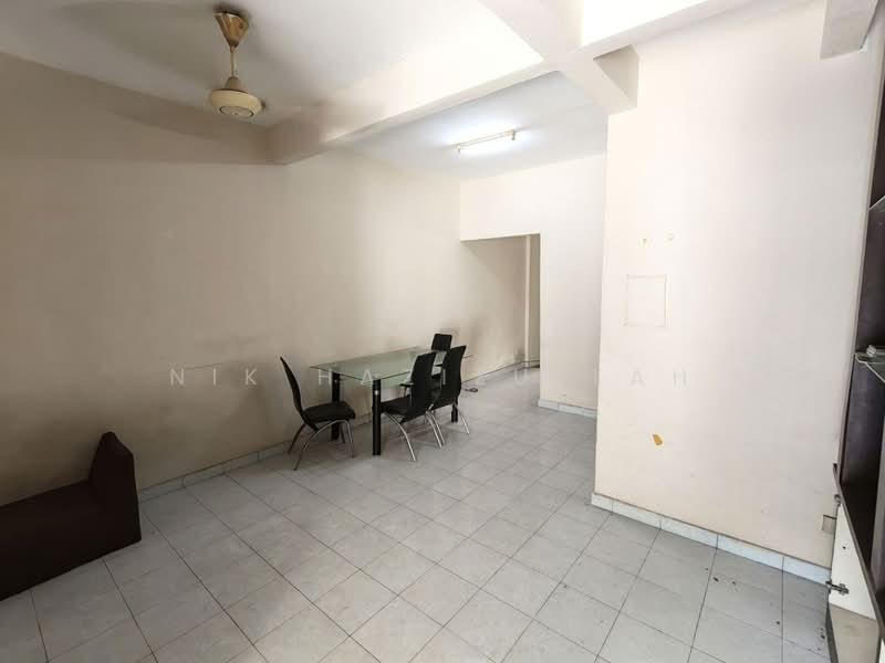 Rumah Teres 2 Tingkat untuk Dijual di Puncak Alam (Selangor) - Nik Hazizullah - PropertyGuru.com.my