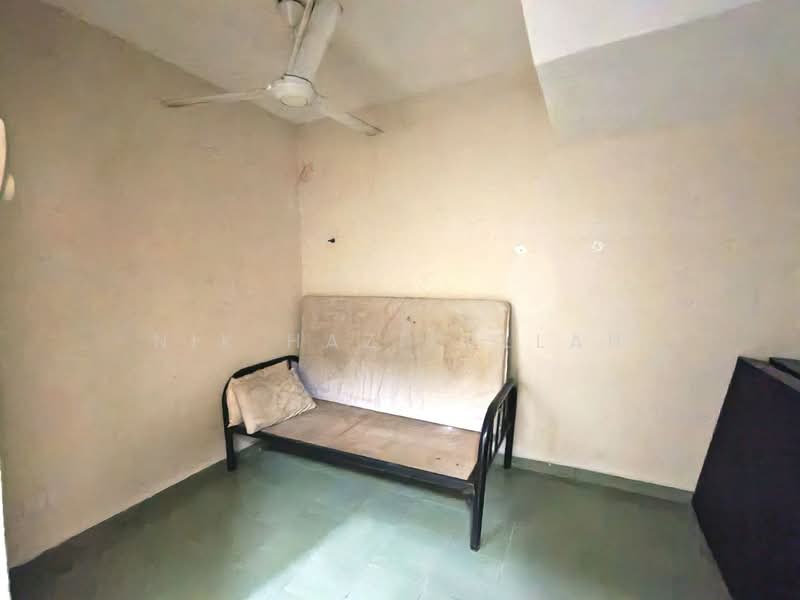 Rumah Teres 2 Tingkat untuk Dijual di Puncak Alam (Selangor) - Nik Hazizullah - PropertyGuru.com.my