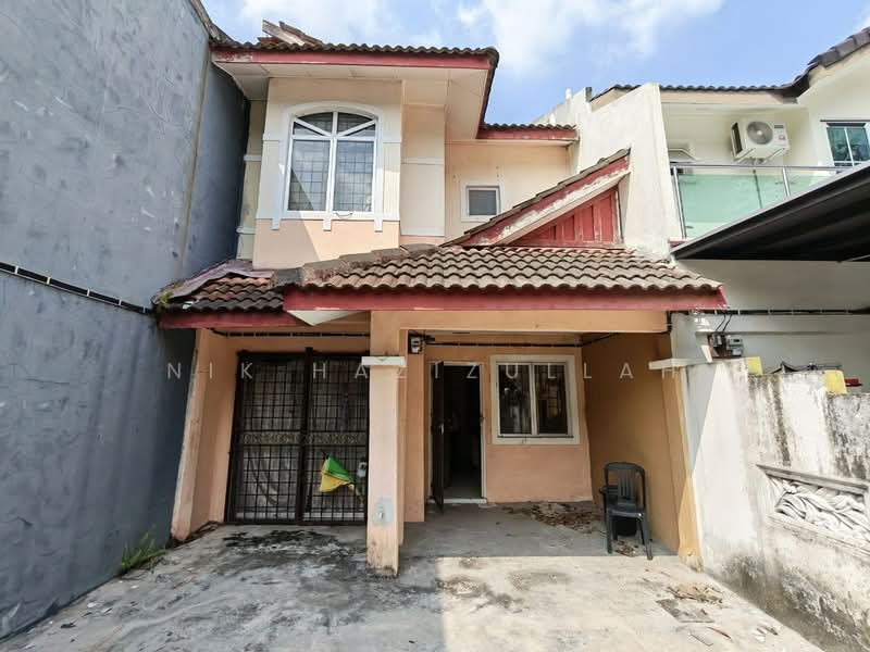Rumah Teres 2 Tingkat untuk Dijual di Puncak Alam (Selangor) - Nik Hazizullah - PropertyGuru.com.my