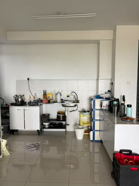 Service Residence for Sale at D'Ambience Residences (Pangsapuri Ikatan Flora) - Michelle Kueh - Kitchen - PropertyGuru.com.my