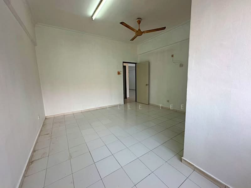 Apartment for Sale at Prima Bayu Apartment - Michelle Tee - Living Room - PropertyGuru.com.my