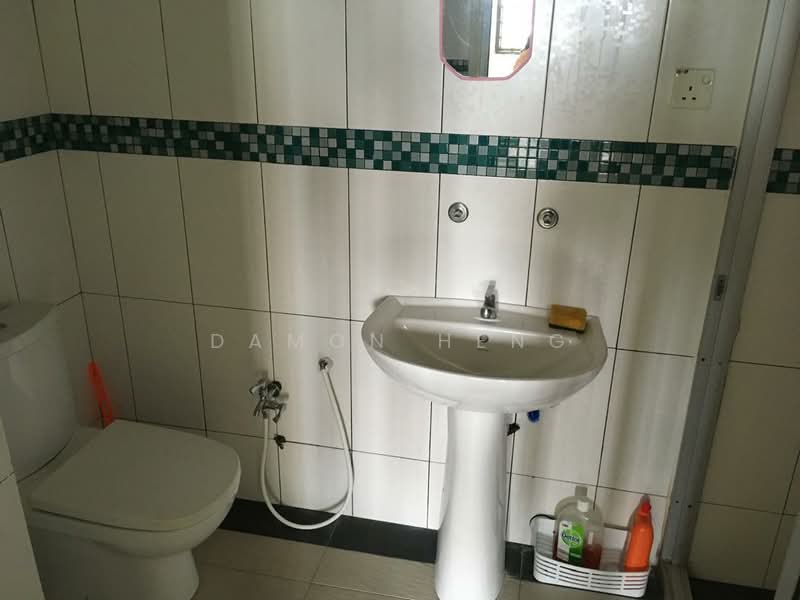 Condominium for Rent at Vista Komanwel C - Damon Heng - Bathroom - PropertyGuru.com.my