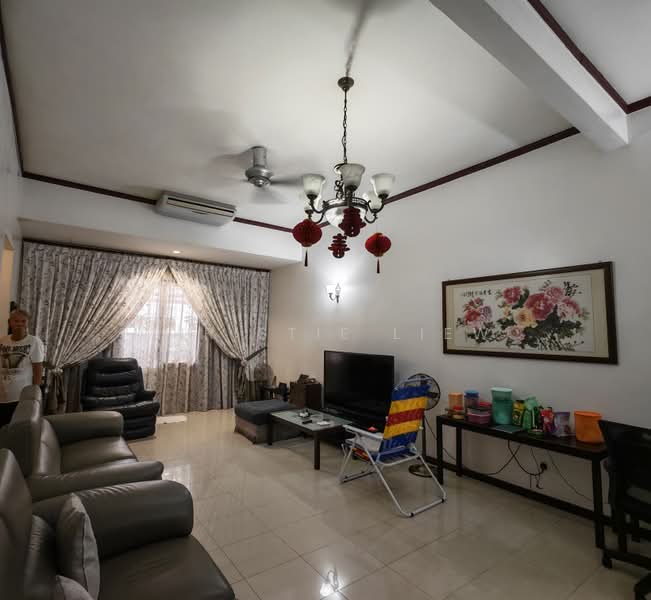 2-storey Terraced House for Sale in Seksyen U8 (Shah Alam) - Christie Liew - Living Room - PropertyGuru.com.my