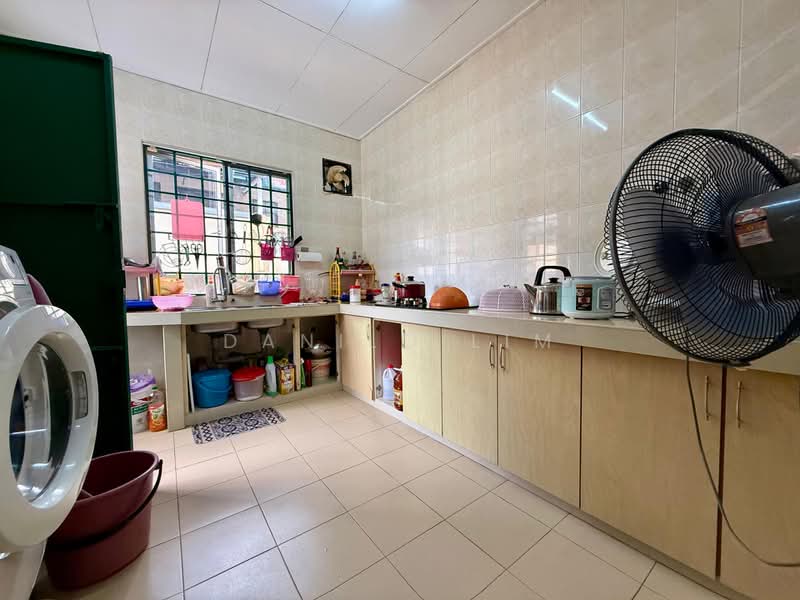 2-storey Terraced House for Sale in Alam Damai (Cheras) - Danilo Lim - Kitchen - PropertyGuru.com.my