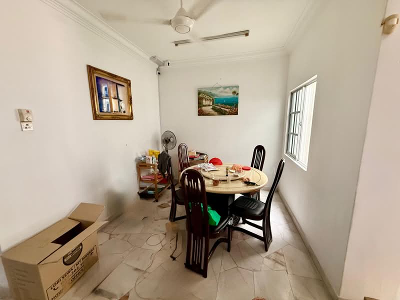 2-storey Terraced House for Sale in Alam Damai (Cheras) - Danilo Lim - Dining Room - PropertyGuru.com.my