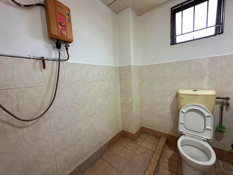 Pangsapuri untuk Disewa di Prima Bayu Apartment - Michelle Tee - Bathroom - PropertyGuru.com.my