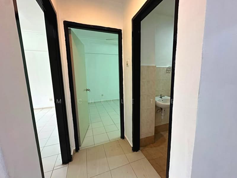 Pangsapuri untuk Disewa di Prima Bayu Apartment - Michelle Tee - Corridor - PropertyGuru.com.my