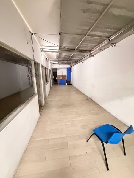 Shop / Office for Rent in Taman Rakan (Kajang) - Addy Ng - Corridor - PropertyGuru.com.my