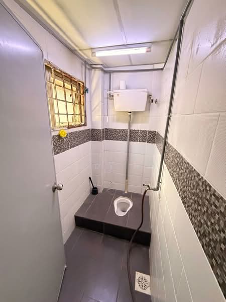 Shop / Office for Rent in Taman Rakan (Kajang) - Addy Ng - Bathroom - PropertyGuru.com.my