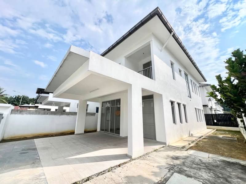 Semi-Detached House for Sale in Seksyen U15 (Shah Alam) - Mala Palanisamy - PropertyGuru.com.my