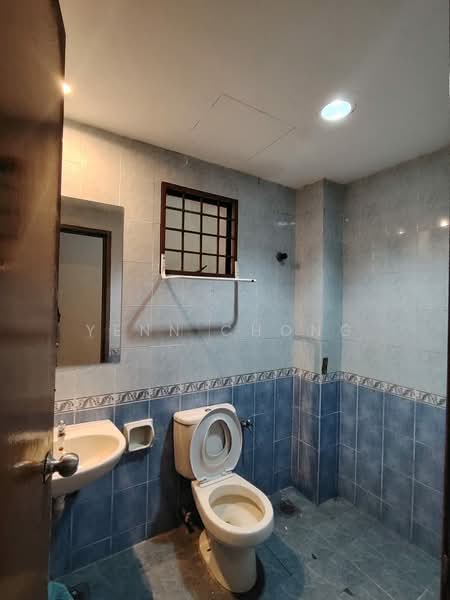 Semi-Detached House for Rent in Bandar Putra Permai (Seri Kembangan) - Yenn Chong - Bathroom - PropertyGuru.com.my