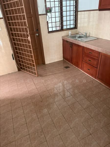 Semi-Detached House for Rent in Bandar Putra Permai (Seri Kembangan) - Yenn Chong - Kitchen - PropertyGuru.com.my