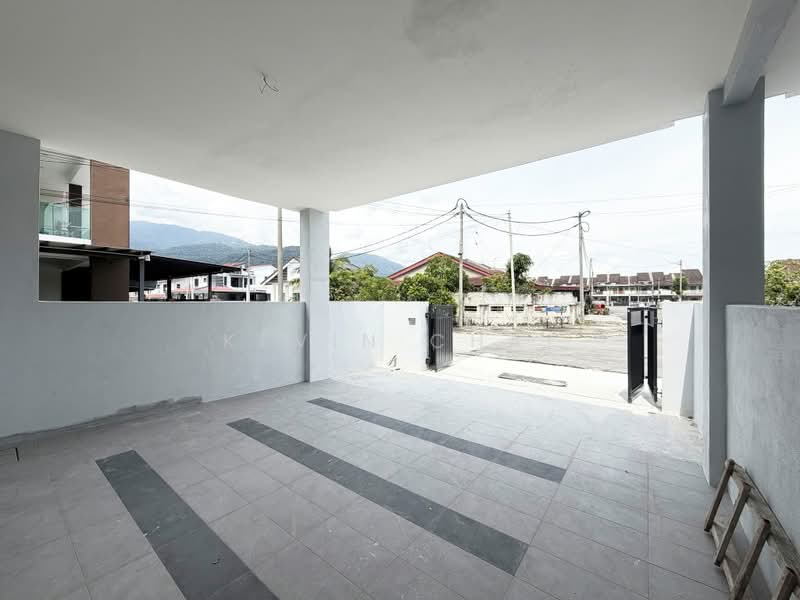 2-storey Terraced House for Sale in Kampar (Perak) - Kevin Chai - Car Porch - PropertyGuru.com.my