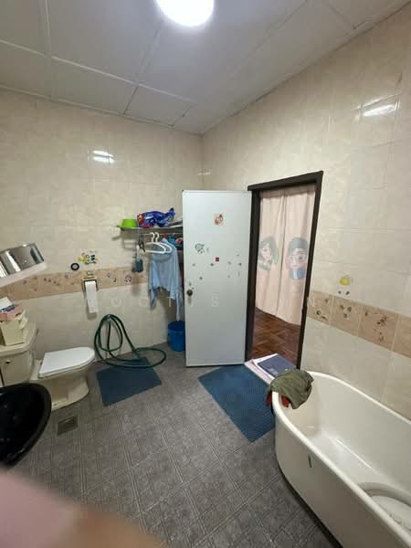 Rumah Teres 2 Tingkat untuk Dijual di Taman Pelangi Indah (Ulu Tiram) - Noctis Tan - Bathroom - PropertyGuru.com.my