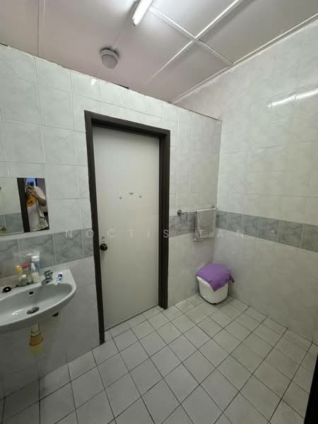 Rumah Teres 2 Tingkat untuk Dijual di Taman Pelangi Indah (Ulu Tiram) - Noctis Tan - Bathroom - PropertyGuru.com.my
