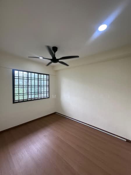 Flat for Sale at Flat Taman Rinting - MUHAMAD AZRI - PropertyGuru.com.my