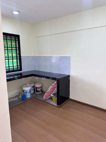 Flat for Sale at Flat Taman Rinting - MUHAMAD AZRI - PropertyGuru.com.my