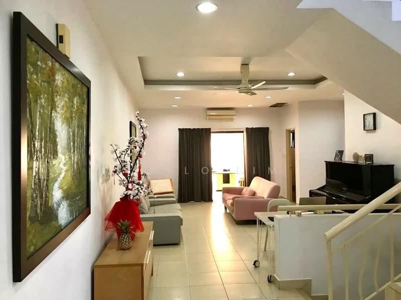 Rumah Teres 3 Tingkat untuk Dijual di Taman Bukit Prima (Cheras) - Danilo Lim - Living Room - PropertyGuru.com.my