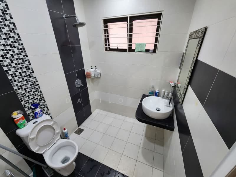 Rumah Berkembar untuk Dijual di Taman Bukit Prima (Cheras) - Danilo Lim - Bathroom - PropertyGuru.com.my