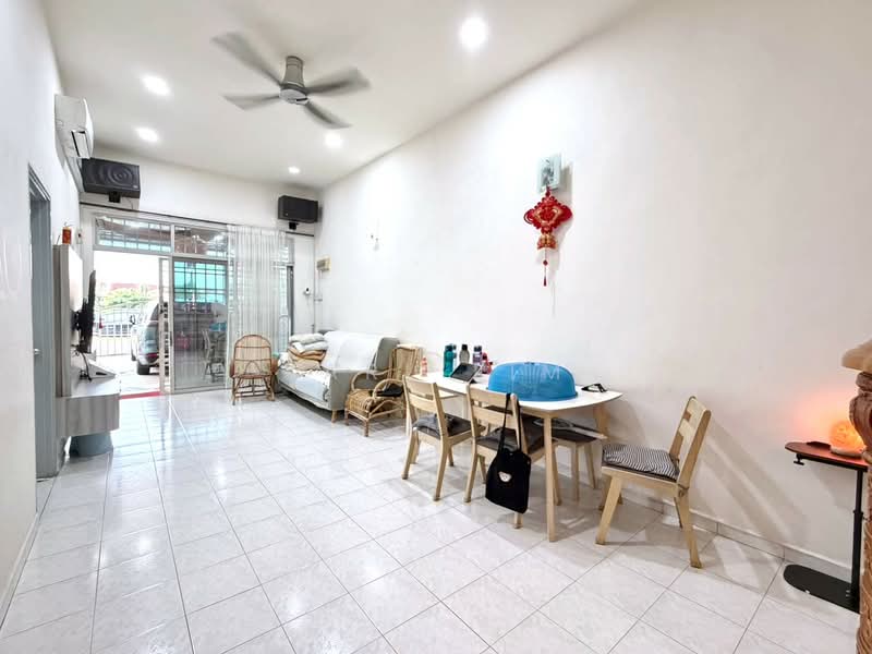 Rumah Teres 1-Tingkat untuk Dijual di Taman Nusa Jaya Mas (Iskandar Puteri (Nusajaya)) - Karl Lim - Living Room - PropertyGuru.com.my