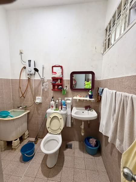 Rumah Teres 1-Tingkat untuk Dijual di Taman Nusa Jaya Mas (Iskandar Puteri (Nusajaya)) - Karl Lim - Bathroom - PropertyGuru.com.my