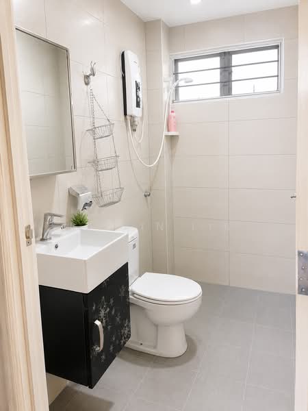 Semi-Detached House for Sale in Taman Sungai Besi Indah (Seri Kembangan) - Justin Lim - Bathroom - PropertyGuru.com.my