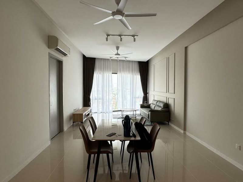 Servis Apartment untuk Dijual di Berkeley Uptown - John Tee - Living Room - PropertyGuru.com.my