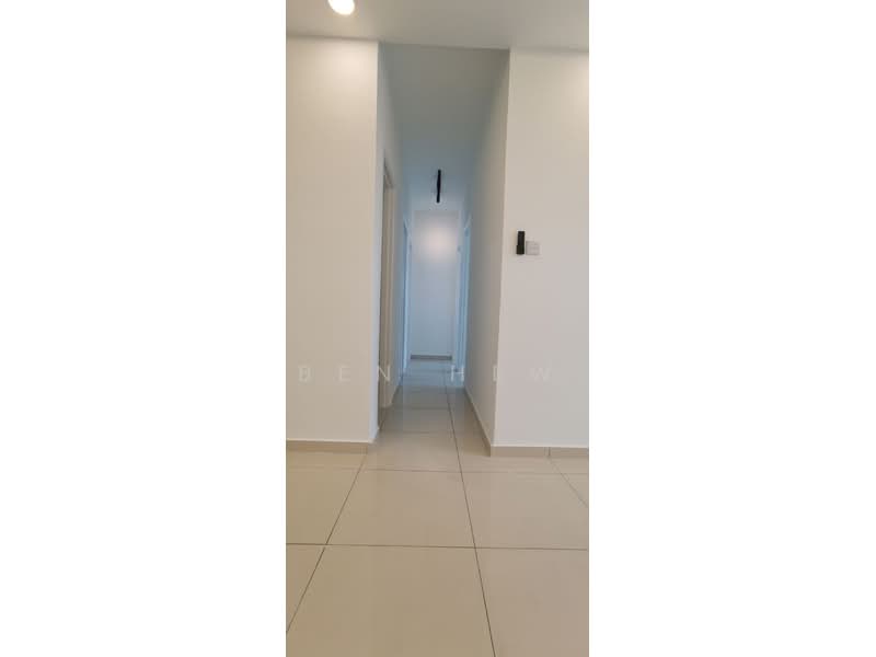 Pangsapuri untuk Dijual di Idaman Selasih - Ben Hew - Corridor - PropertyGuru.com.my