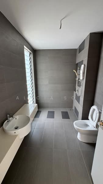 Rumah Teres 2 Tingkat untuk Dijual di Tropicana Heights (Kajang) - Alicia Soo - Bathroom - PropertyGuru.com.my
