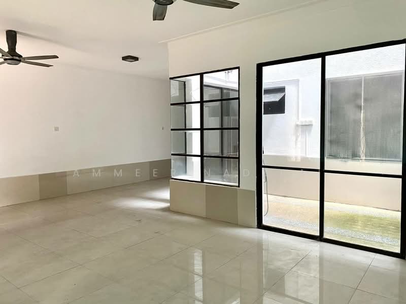2-storey Terraced House for Sale in Bukit Jelutong (Shah Alam) - Ammeer Nadzrai - Living Room - PropertyGuru.com.my