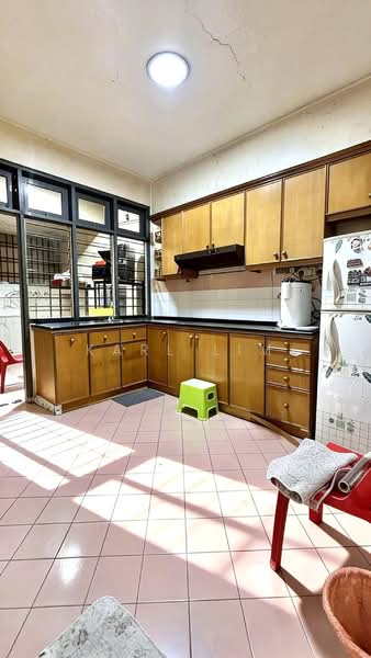 2-storey Terraced House for Sale in Taman Desa Cemerlang (Ulu Tiram) - Karl Lim - Kitchen - PropertyGuru.com.my