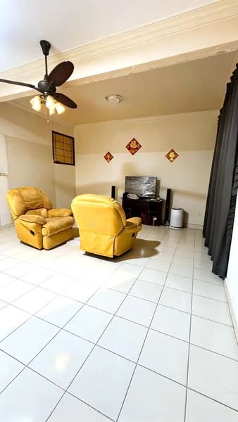 2-storey Terraced House for Sale in Taman Desa Cemerlang (Ulu Tiram) - Karl Lim - Living Room - PropertyGuru.com.my