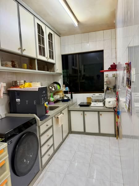 Flat for Sale at Taman Harbour View (Wisma KGN) - Stephanie Lim - Kitchen - PropertyGuru.com.my