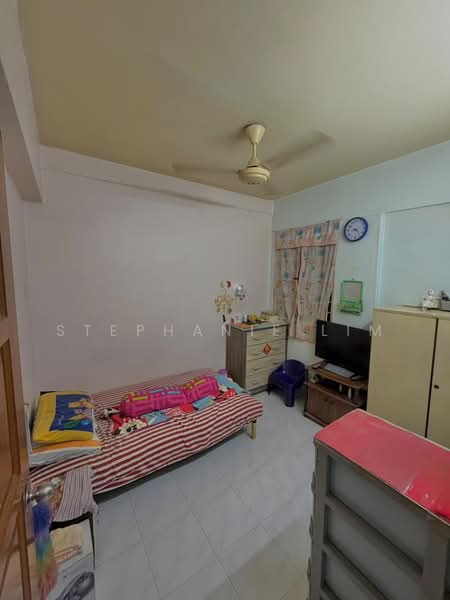 Flat for Sale at Taman Harbour View (Wisma KGN) - Stephanie Lim - Bedroom - PropertyGuru.com.my