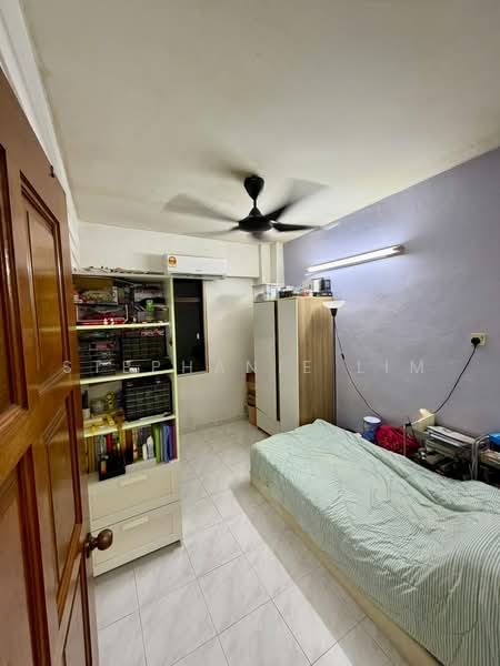 Flat for Sale at Taman Harbour View (Wisma KGN) - Stephanie Lim - Bedroom - PropertyGuru.com.my